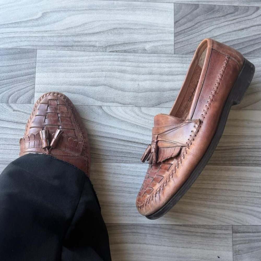 Giorgio Brutini Vintage Y2K Brown Leather Tassel Loafers